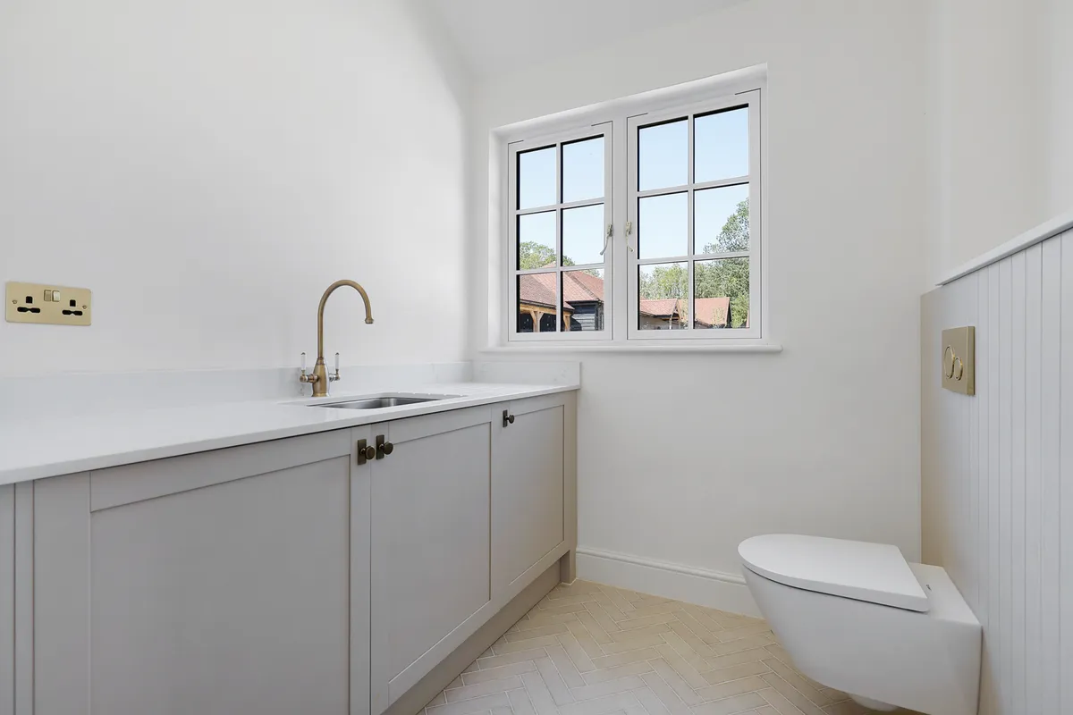 Old Farm Close, Charlwood, Surrey, RH6