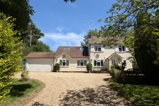 Blackhouse Road, Colgate, RH13 photo 1