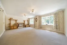 Blackhouse Road, Colgate, RH13 photo 3