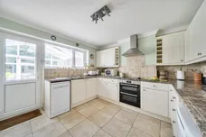Blackhouse Road, Colgate, RH13 photo 4