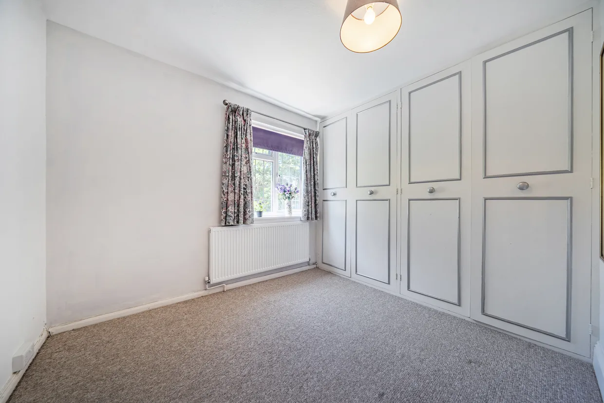 Blackhouse Road, Colgate, RH13 photo 9