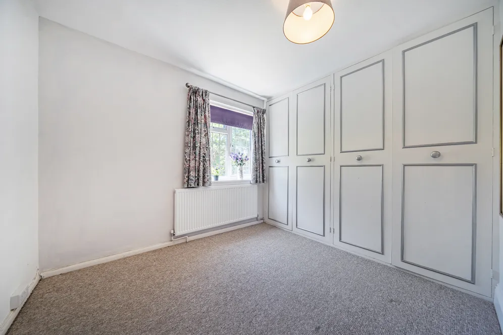 Blackhouse Road, Colgate, RH13 photo 9