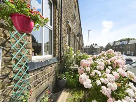 Fell Lane, Keighley thumb 2