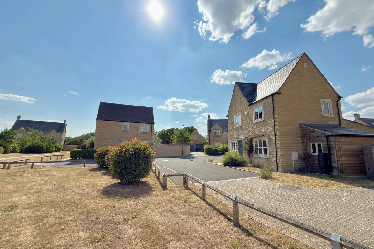 Milking Path Way, Fairford