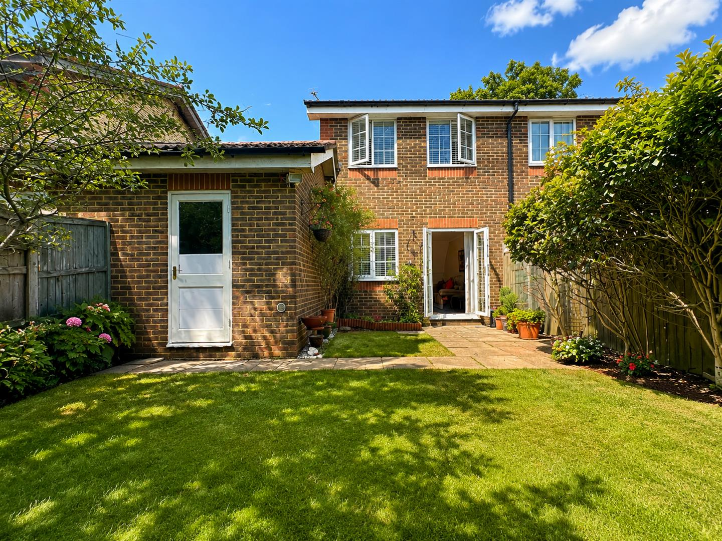 Kinnaird Close, Slough Image 8