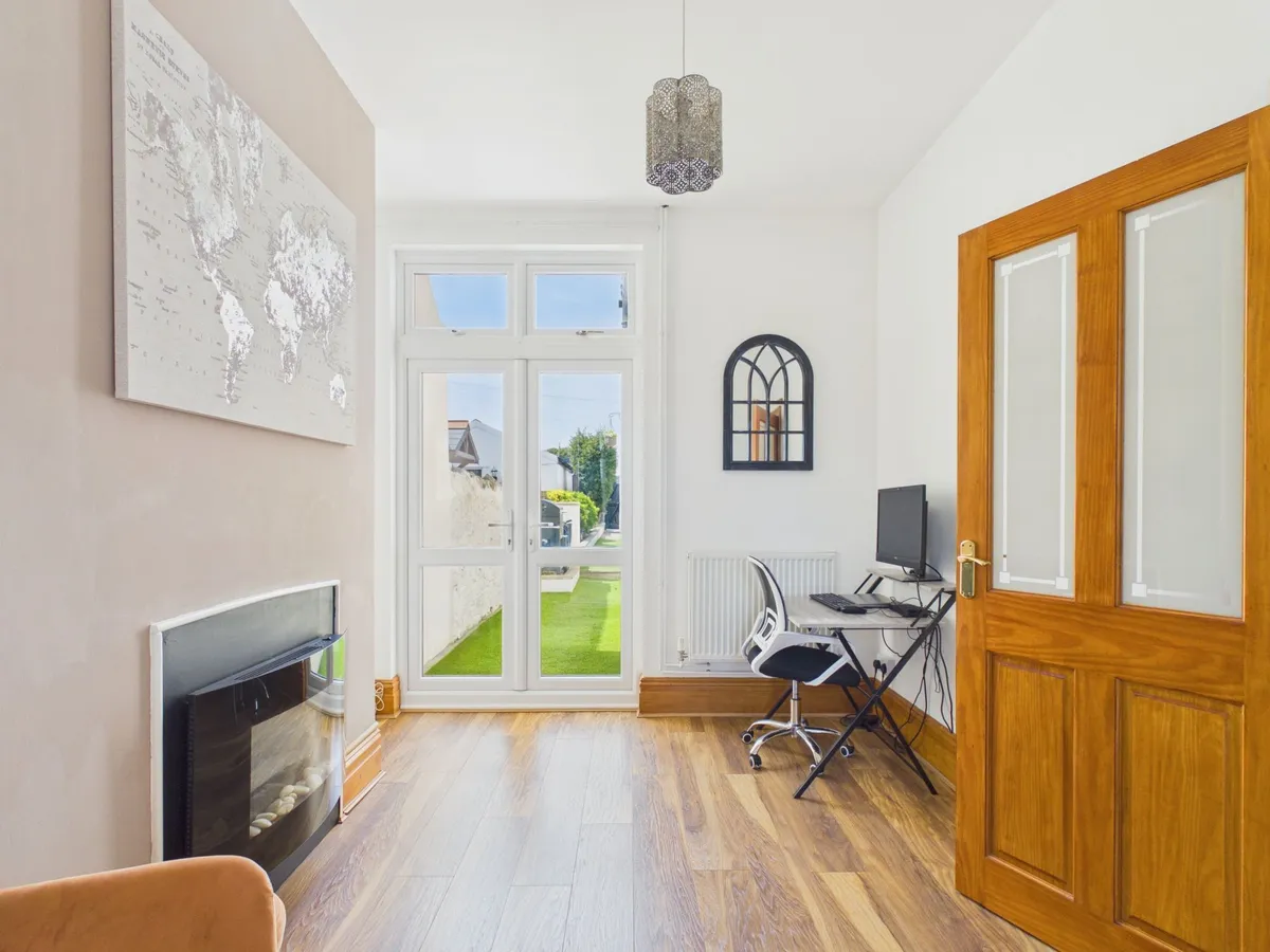 Park Crescent, Barry, CF62
