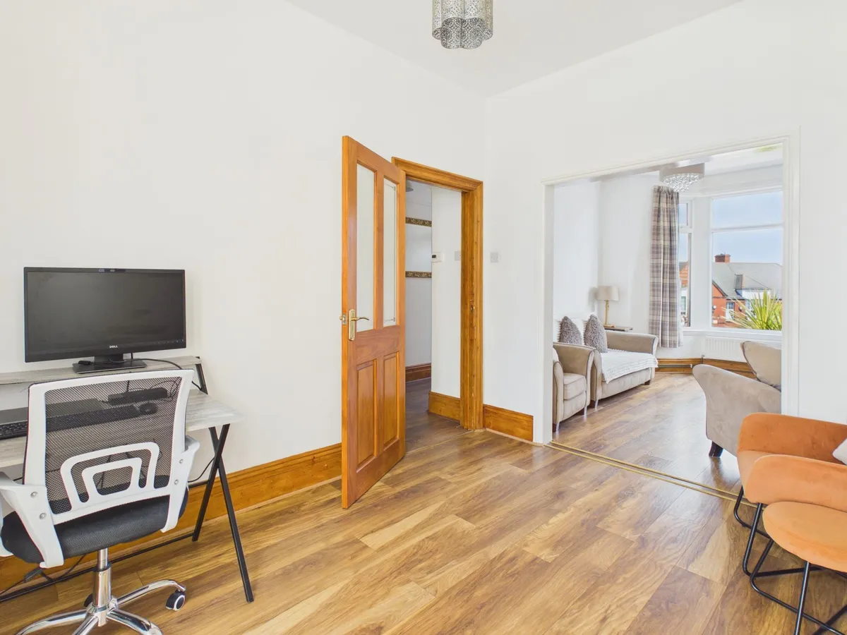 Park Crescent, Barry, CF62