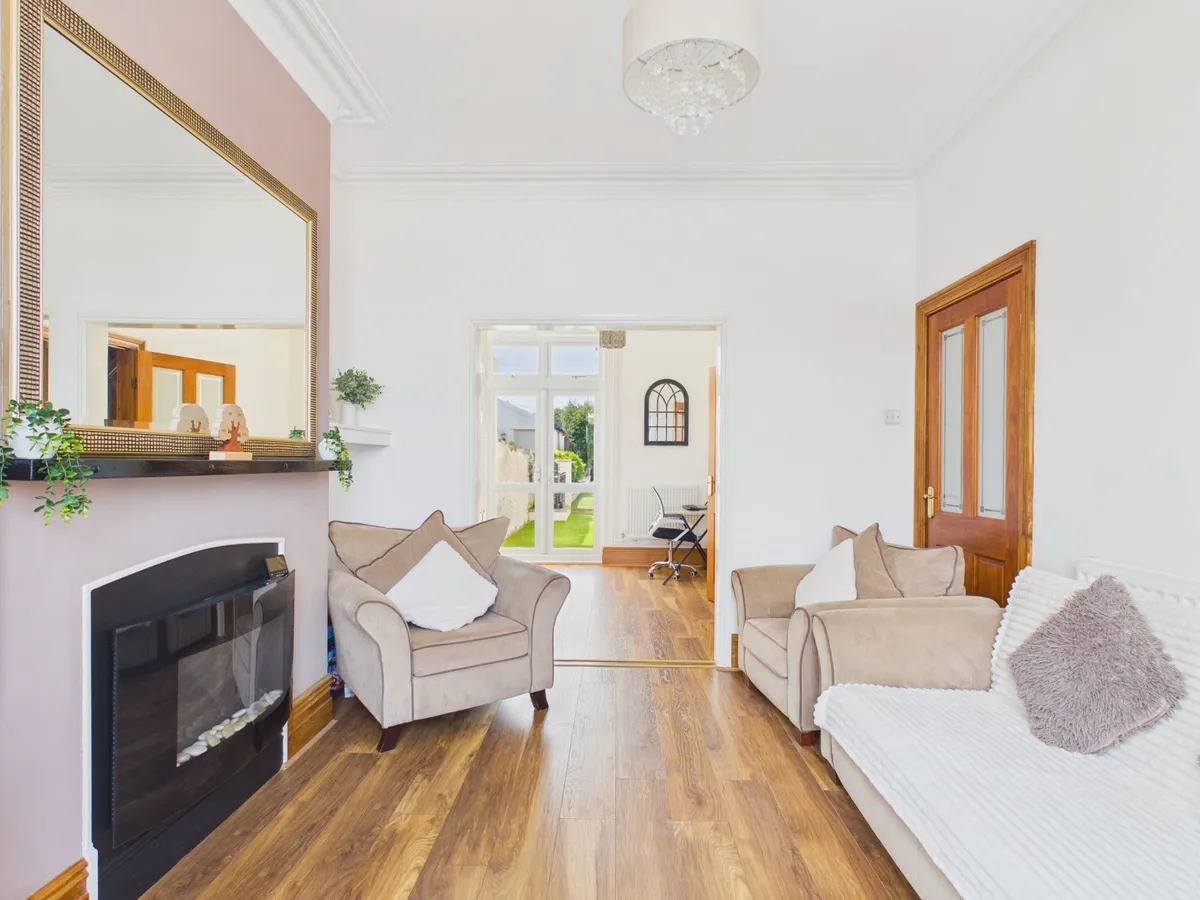 Park Crescent, Barry, CF62