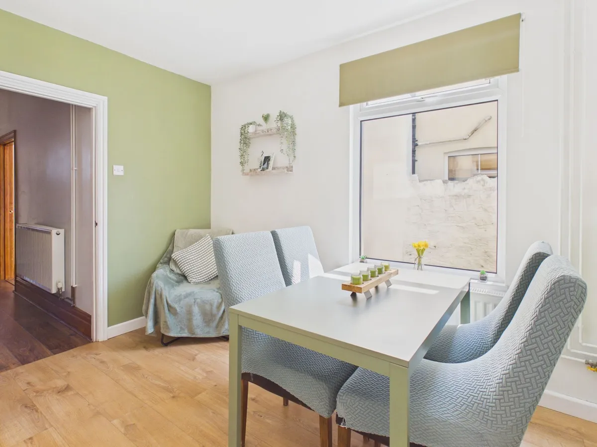 Park Crescent, Barry, CF62