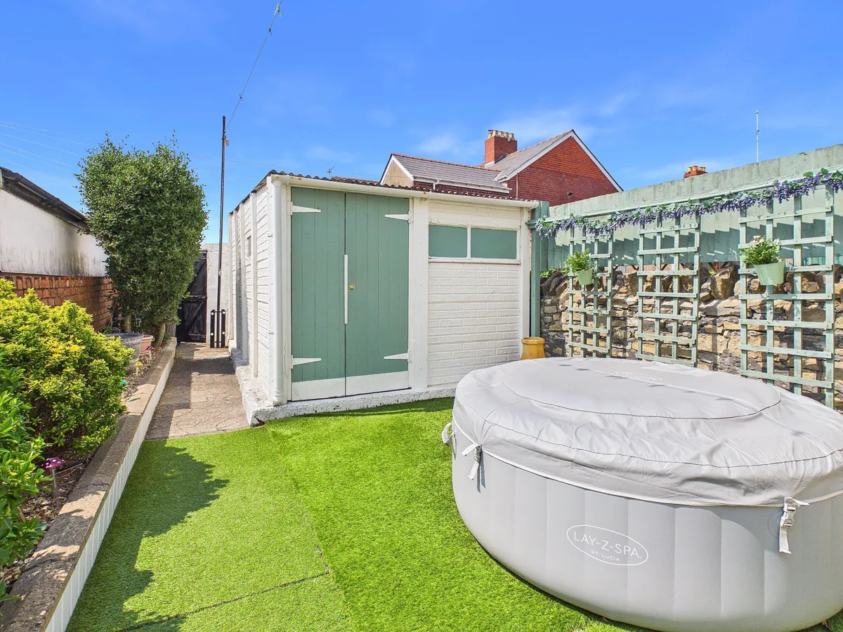 Park Crescent, Barry, CF62