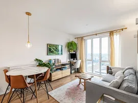 Mapleton Crescent, London photo