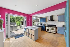 Collingwood Avenue, Surbiton