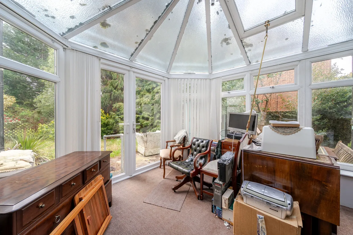 Old Woking Road, West Byfleet, KT14 photo 6