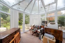 Old Woking Road, West Byfleet, KT14 photo 6
