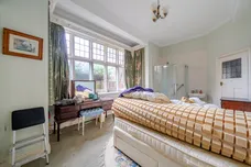 Old Woking Road, West Byfleet, KT14 photo 9
