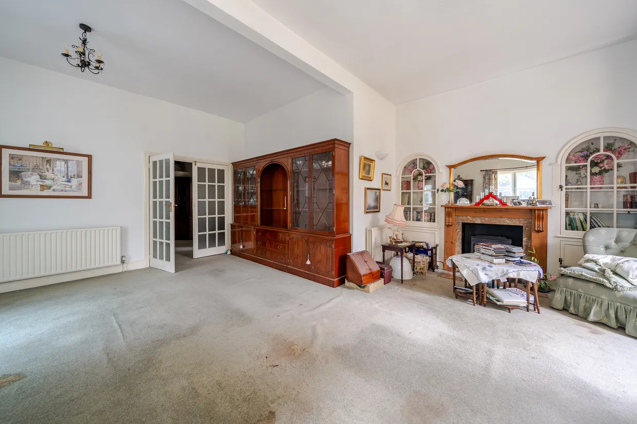 Old Woking Road, West Byfleet, KT14 photo 14