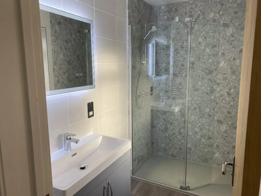 Property carousel item 15