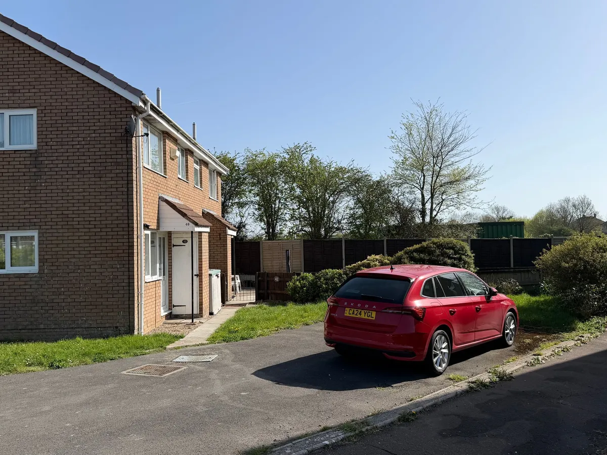 Meadowcroft, Rhoose CF62