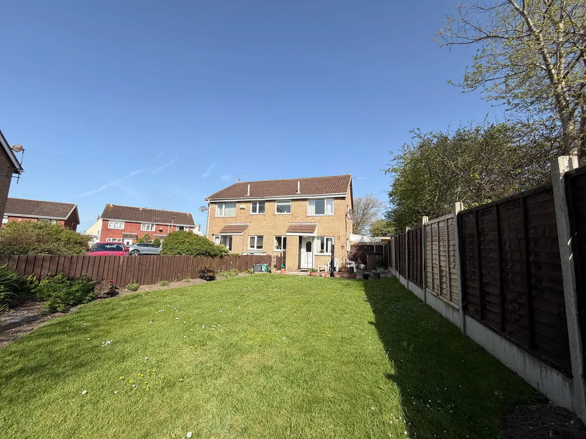 Meadowcroft, Rhoose CF62