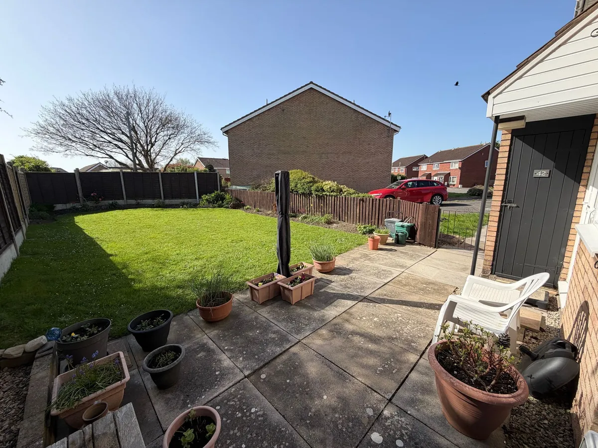 Meadowcroft, Rhoose CF62