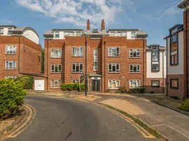 Courtlands, Maidenhead photo