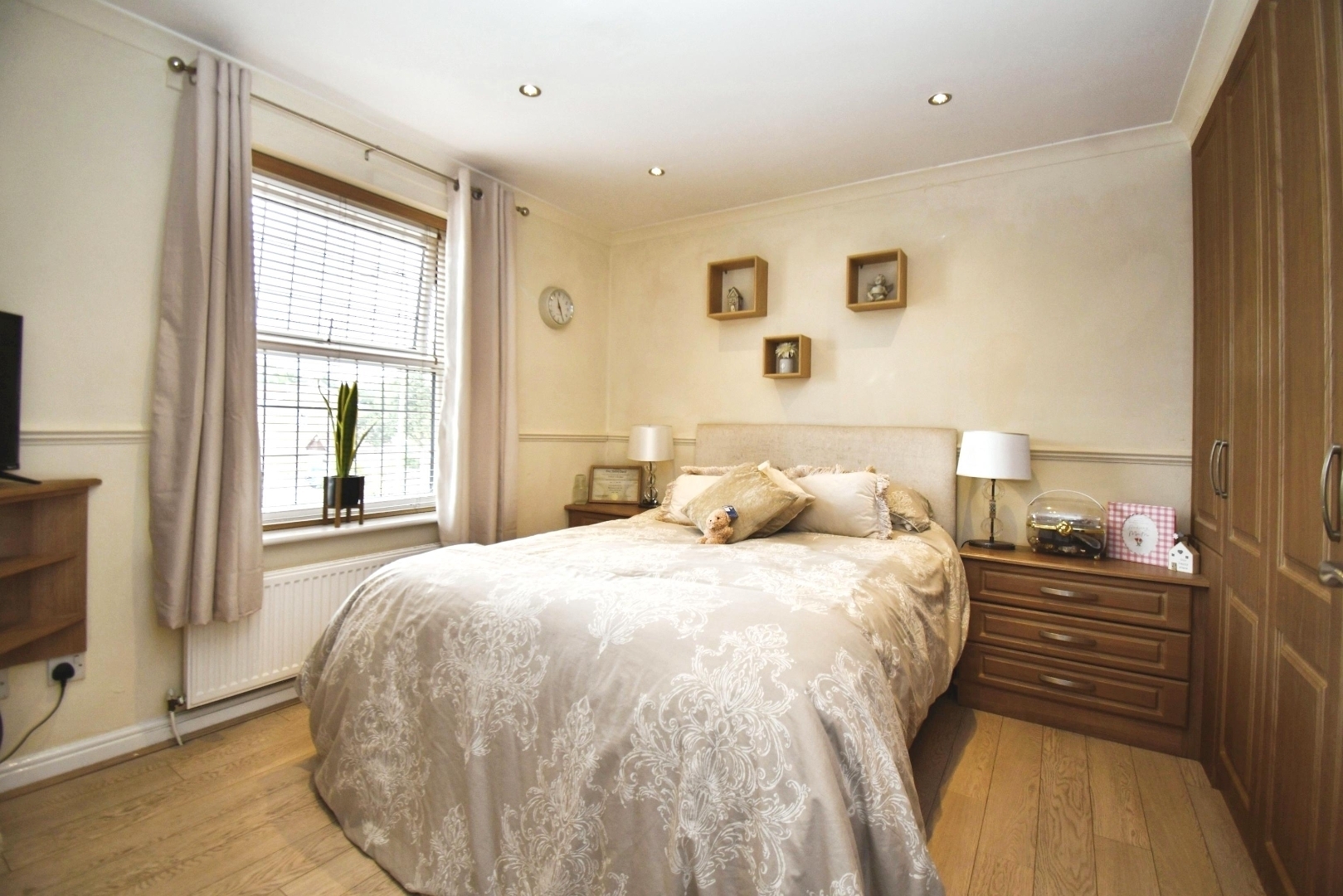 Kestrel Avenue, Hull Image 15