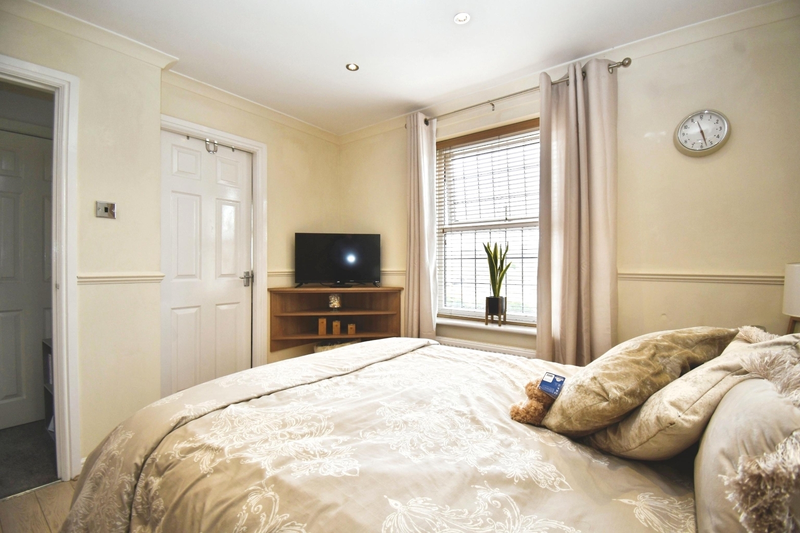 Kestrel Avenue, Hull Image 16