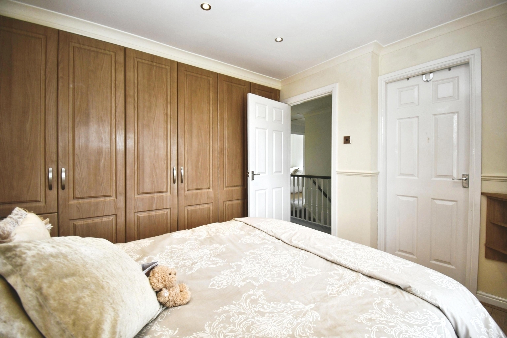 Kestrel Avenue, Hull Image 17