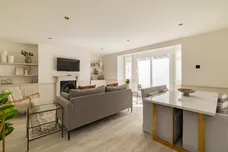 361 Clapham Road, London, SW9 photo 1