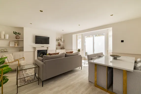 361 Clapham Road, London, SW9