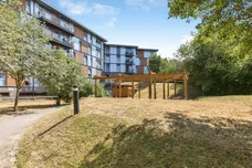 Commonwealth Drive, Crawley