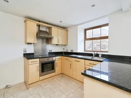 Canal Road, Riddlesden, Keighley thumb 3