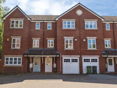 St. Martins Court, Robin Hood, Wakefieldphoto