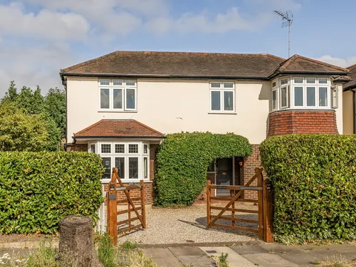 Chalkwell Park Avenue, ENFIELDphoto