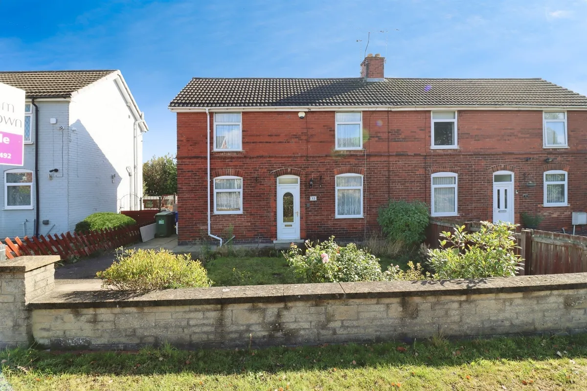 East Crescent, Duckmanton, CHESTERFIELD