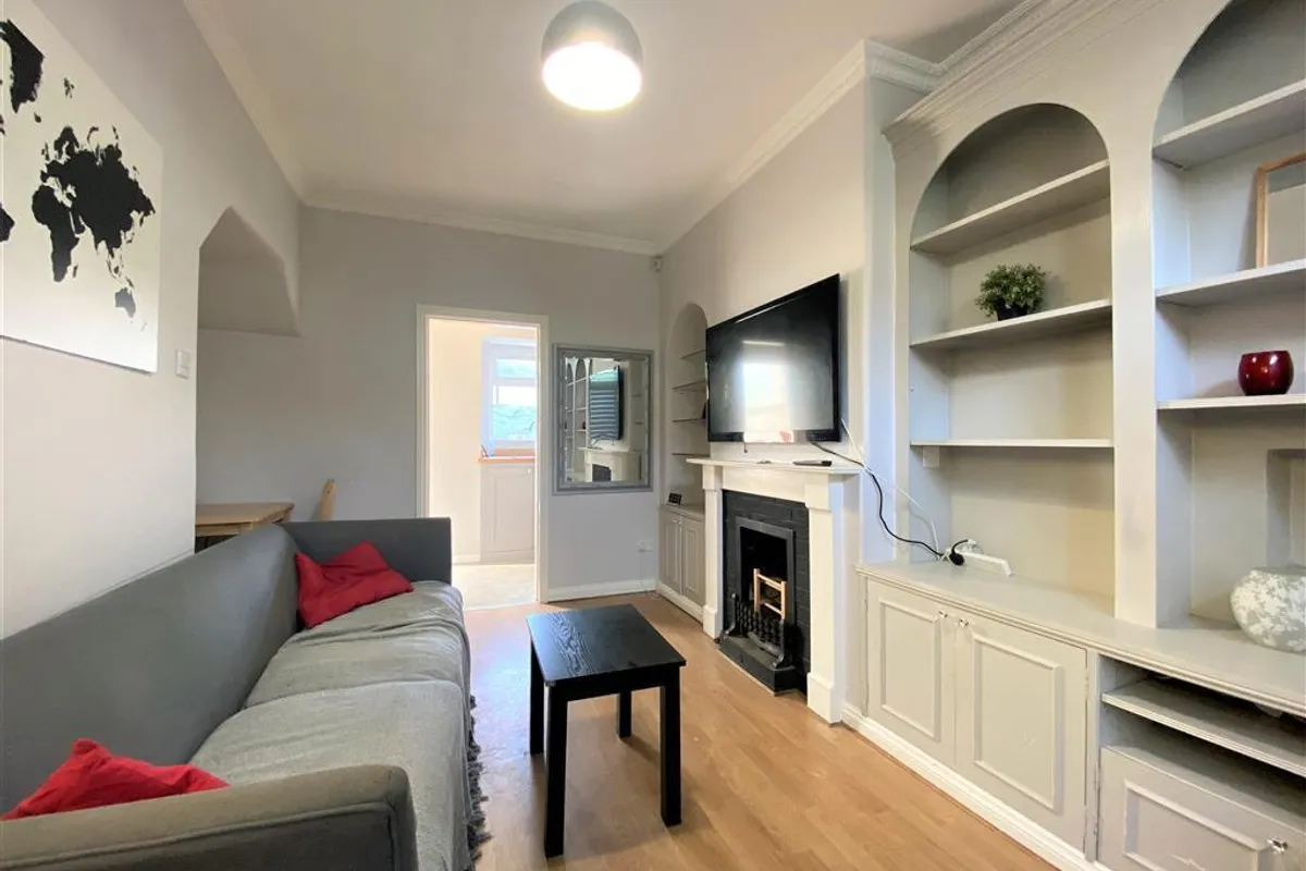 Derinton Road, LONDON
