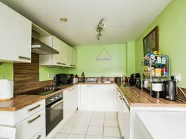 Dewsbury Road, ELLAND thumb 3