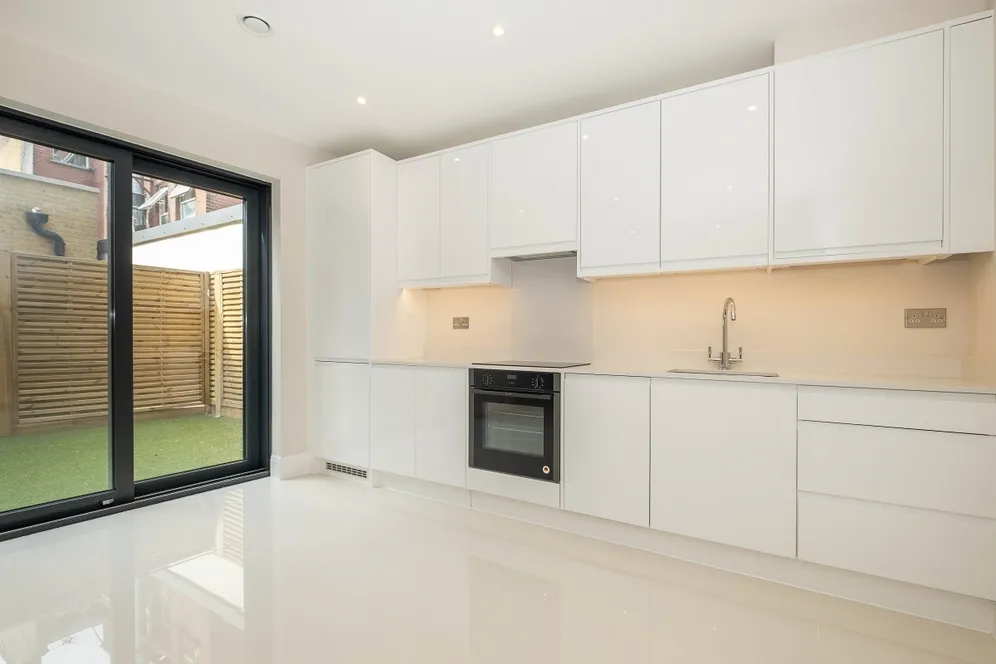 Merton Road London SW19 photo 2