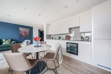 1 Marketfield Way Redhill RH1 photo 6