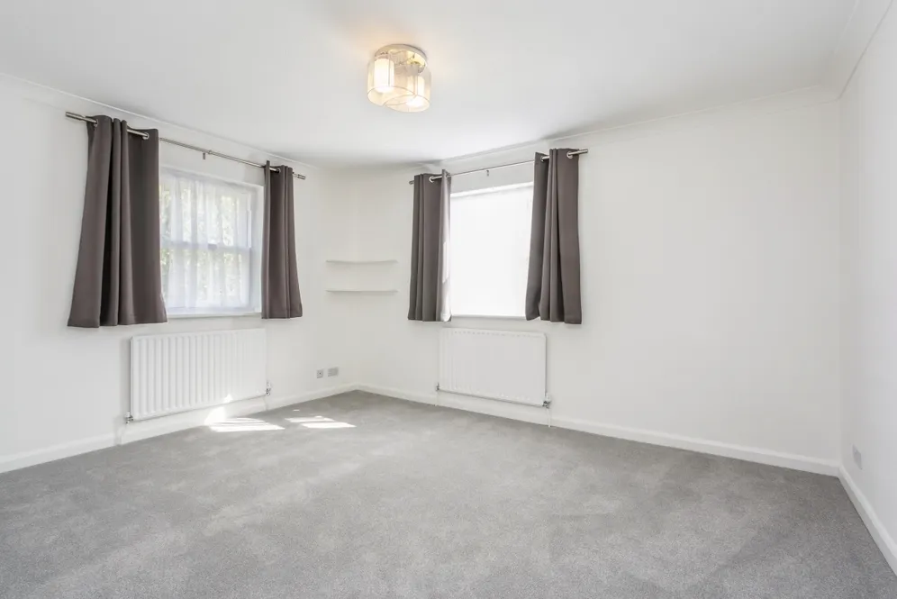 Dog Kennel Lane Chorleywood WD3 photo 8