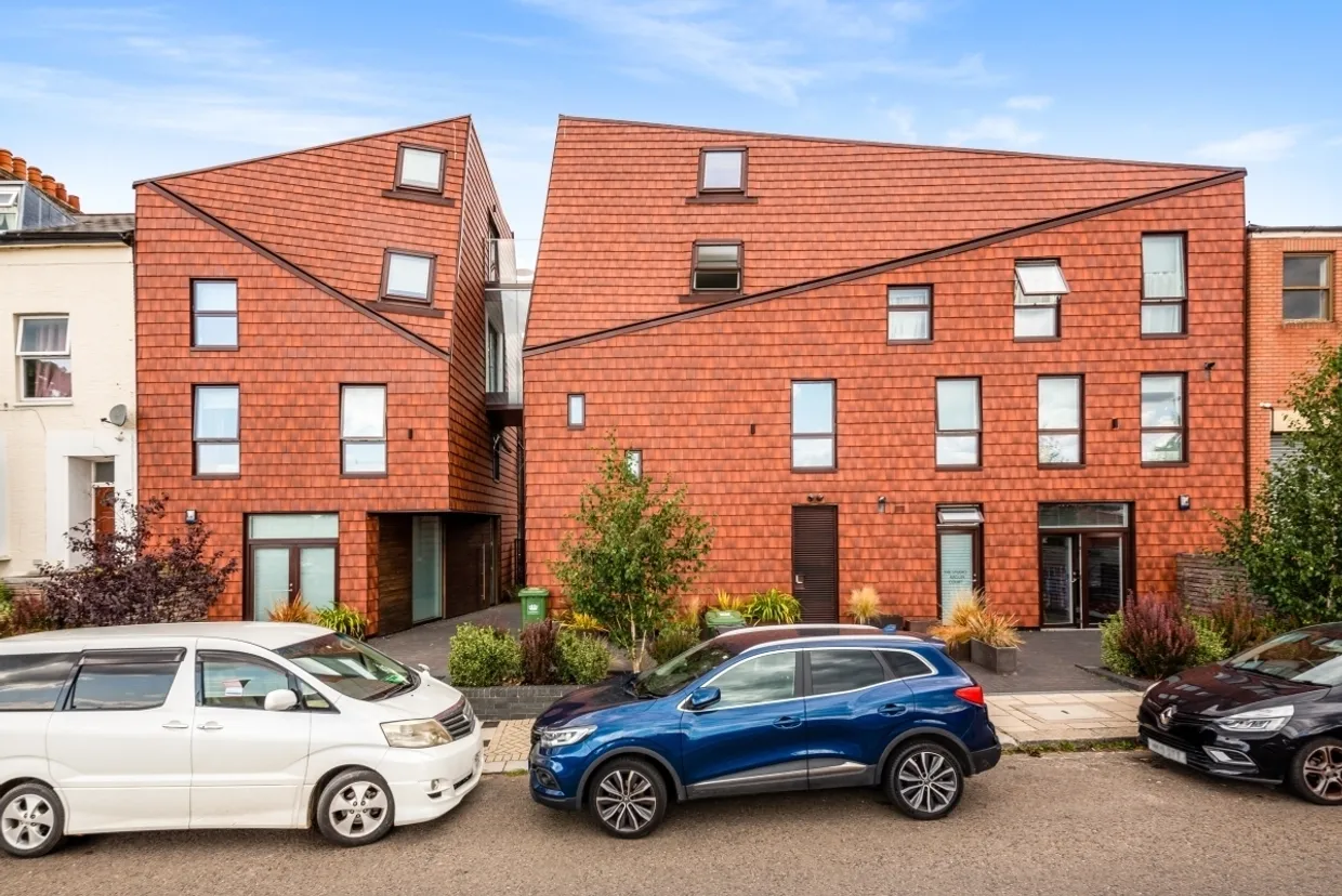 Beadnell Court London SE23 photo 12
