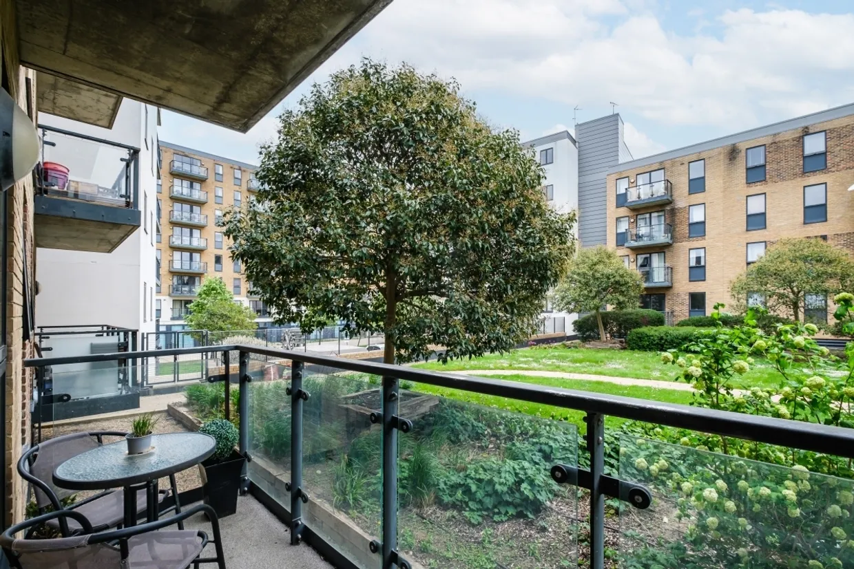 Durnsford Road London SW19 photo 3