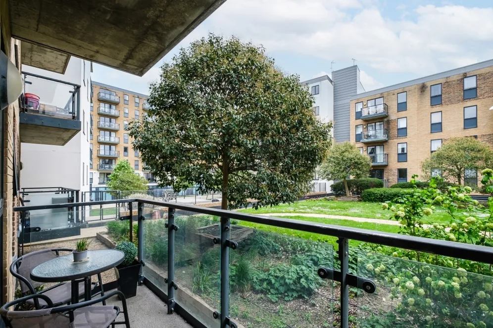 Durnsford Road London SW19 photo 3