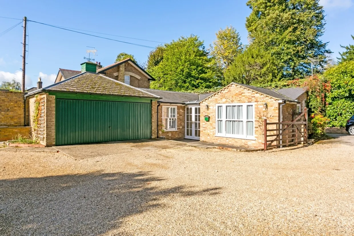 Dog Kennel Lane Chorleywood WD3 photo 15