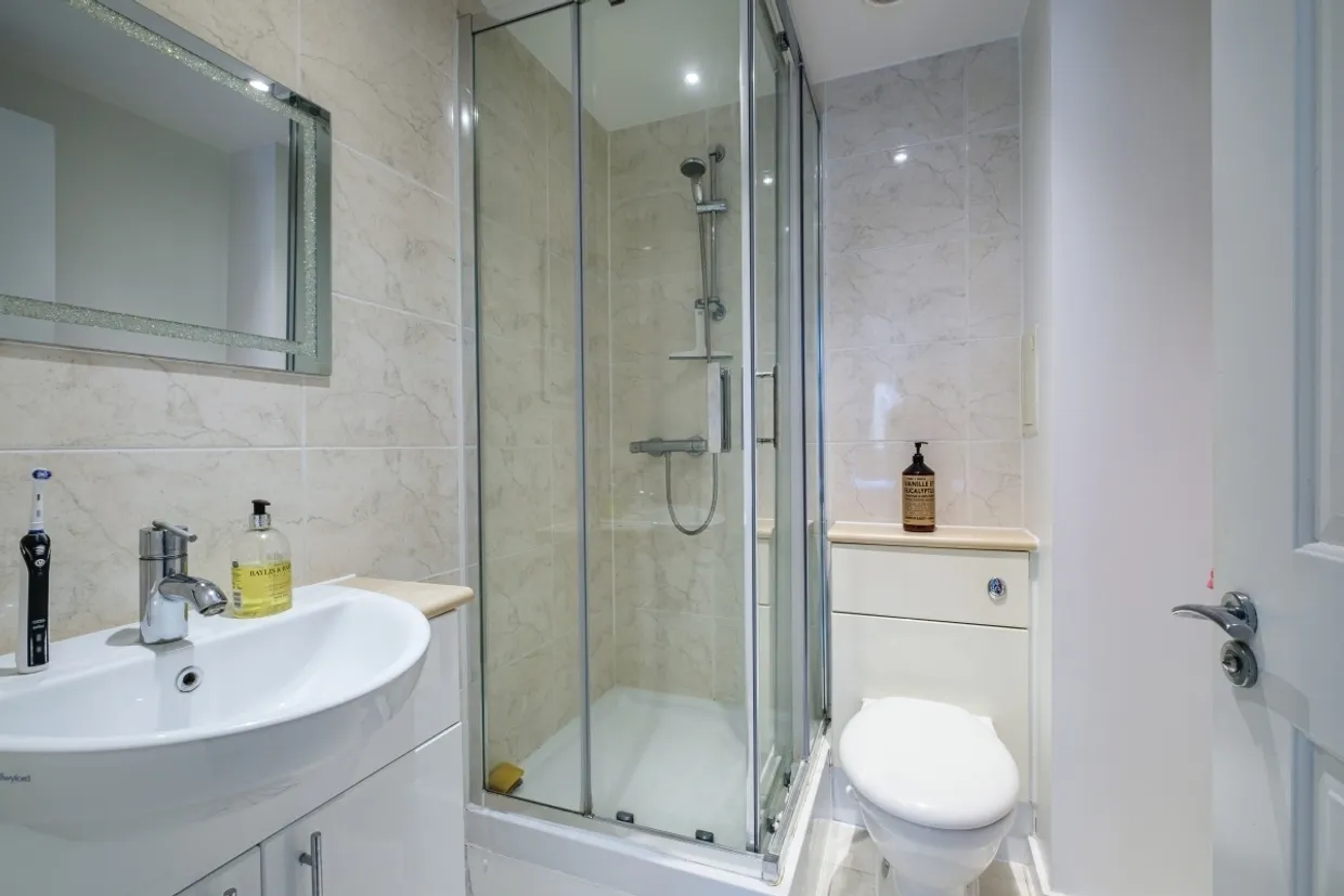 Durnsford Road London SW19 photo 8
