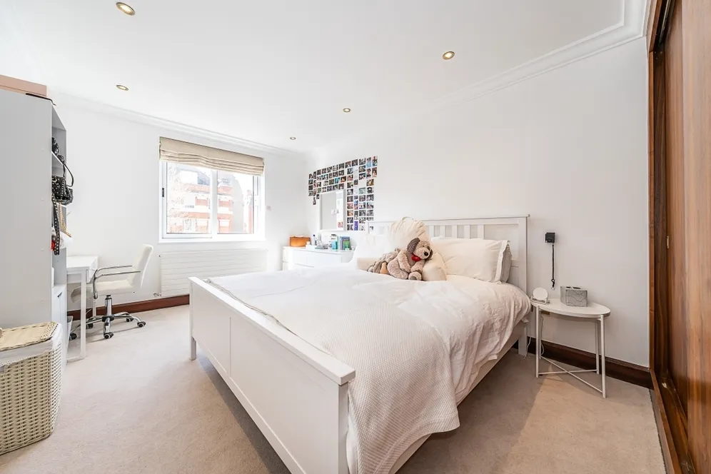 Princes Gate Knightsbridge SW7 photo 17