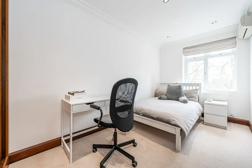 Princes Gate Knightsbridge SW7 photo 21