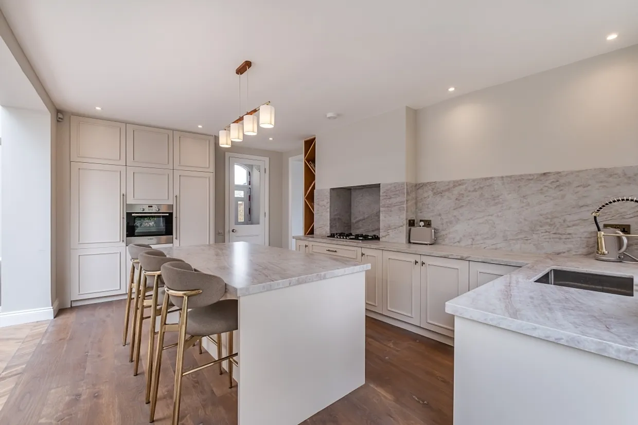 Clapham Common North Side London SW4 photo 12