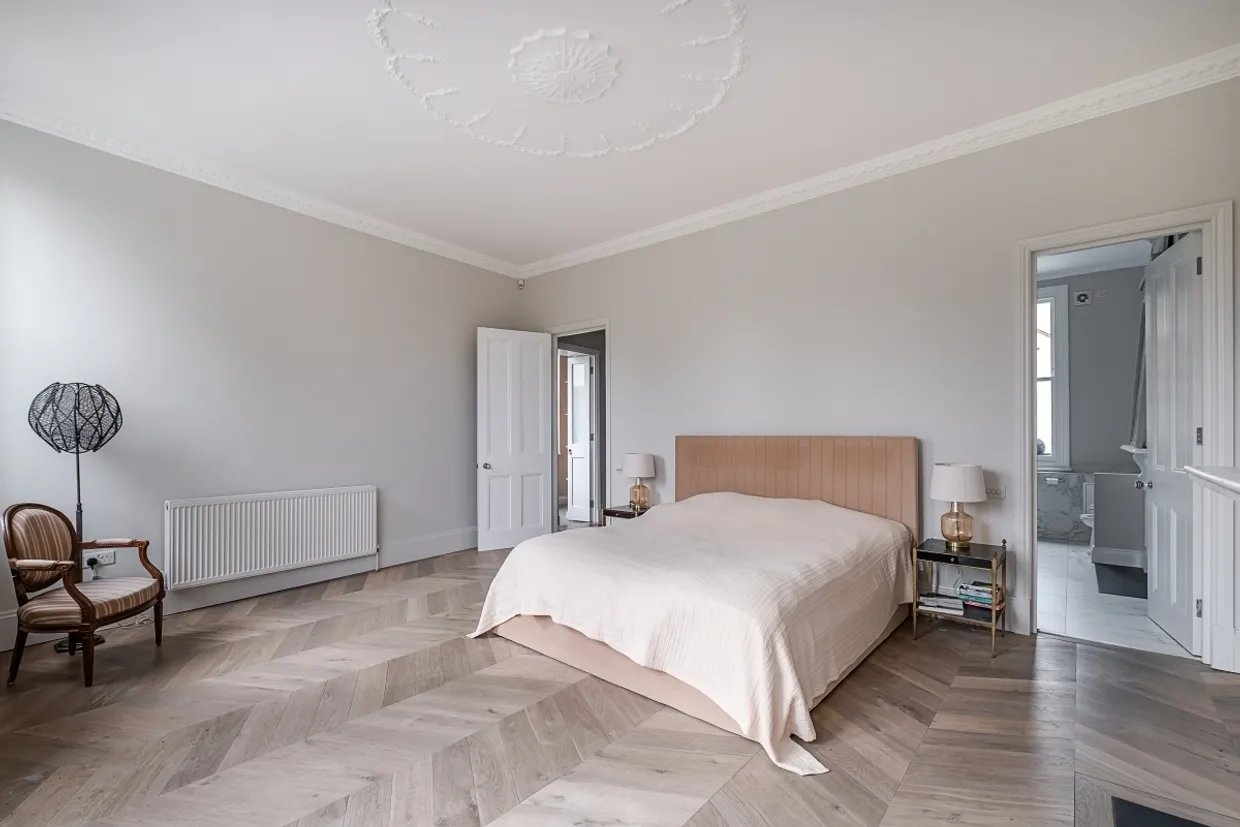 Clapham Common North Side London SW4 photo 27