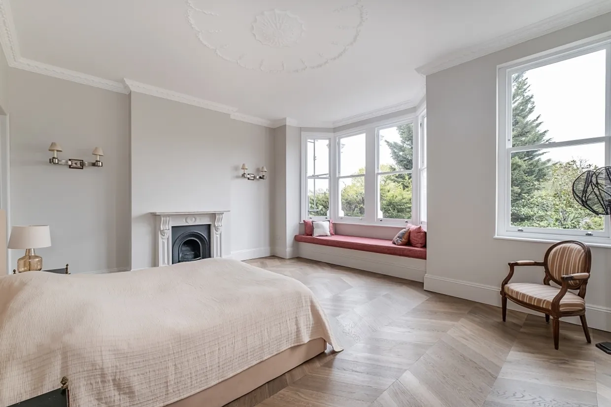 Clapham Common North Side London SW4 photo 28